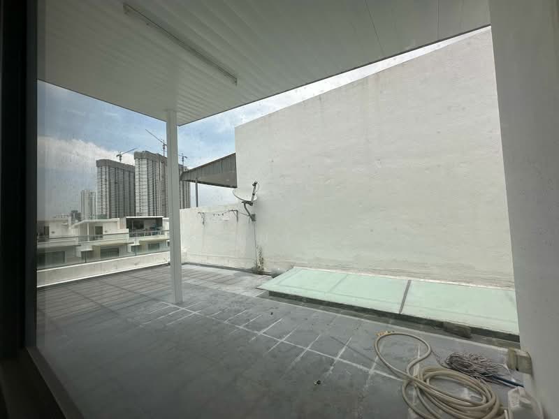 3-storey Terraced House for Sale in Gelugor (Penang) - Xinnee . - Balcony - PropertyGuru.com.my