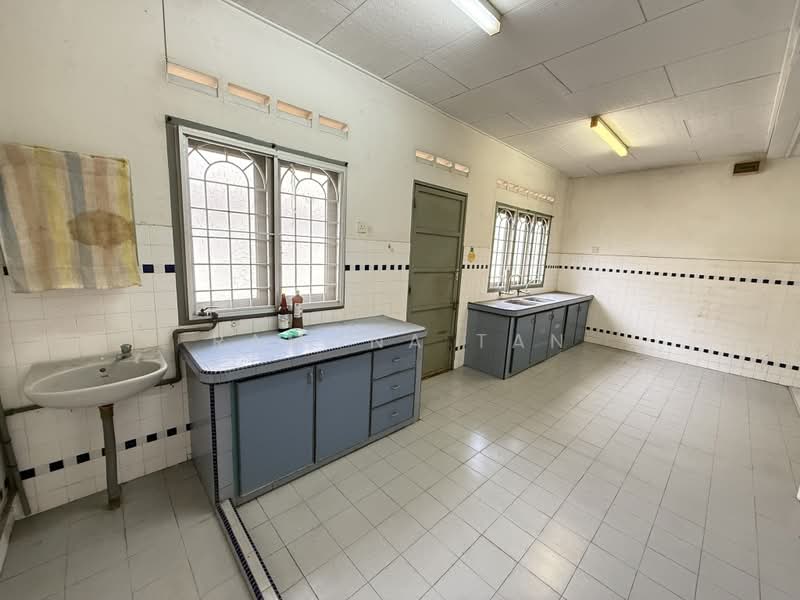 Rumah Teres 2 Tingkat untuk Dijual di Taman Kasturi (Melaka City) - Ramona Tan - Kitchen - PropertyGuru.com.my