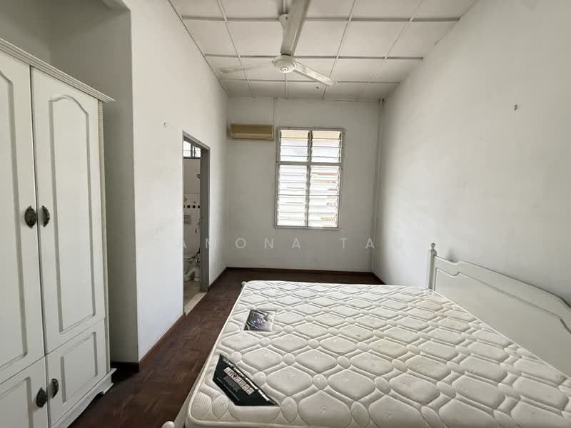 Rumah Teres 2 Tingkat untuk Dijual di Taman Kasturi (Melaka City) - Ramona Tan - Bedroom - PropertyGuru.com.my