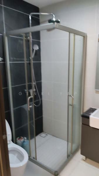 Condominium for Rent at Bay Laurel @ Country Garden Danga Bay - Genki Yap - Bathroom - PropertyGuru.com.my