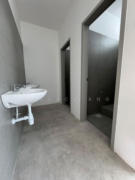 Shop for Rent in Taman Adda Heights (Tebrau) - Wallace Ang - Bathroom - PropertyGuru.com.my
