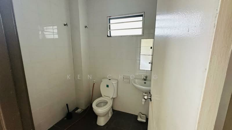 Rawang, Saujana Rawang untuk Untuk Dijual - RM 530,000, Apr 2026 - Bathroom - PropertyGuru.com.my