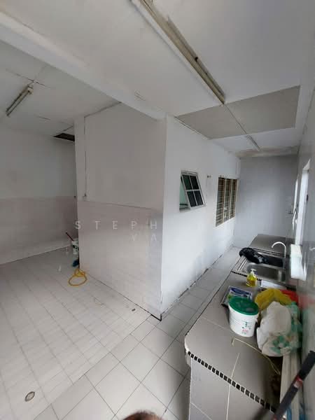 1-storey Terraced House for Sale in Taman Desawan (Klang) - Stephanie Yap - Kitchen - PropertyGuru.com.my