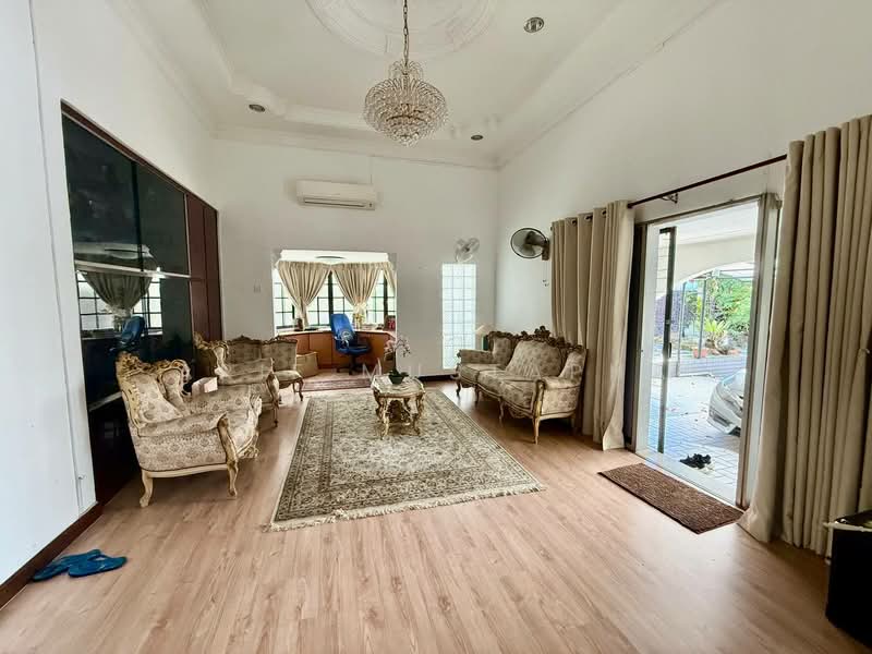 Bungalow for Sale in Kampung Tunku (Petaling Jaya) - Arif Mustapha - Living Room - PropertyGuru.com.my