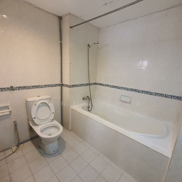 Vista Damai untuk Untuk Disewa - RM 2,300 /bulan, Apr 2026 - Bathroom - PropertyGuru.com.my