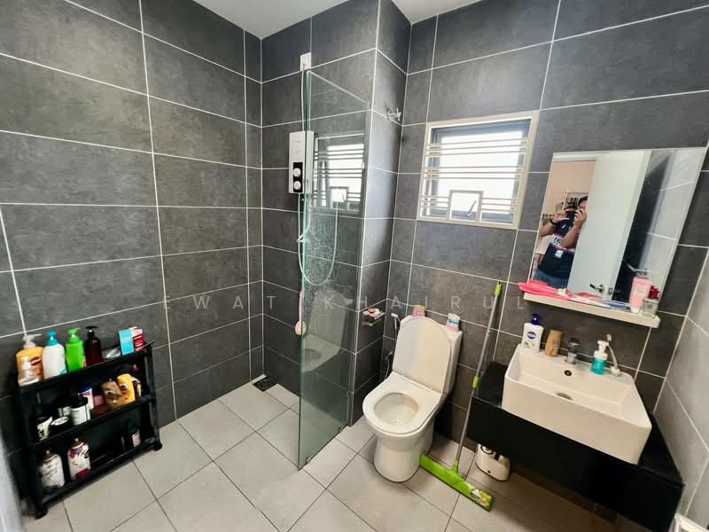 2-storey Terraced House for Sale in Cyberjaya (Selangor) - Ewat Khairul - Bathroom - PropertyGuru.com.my