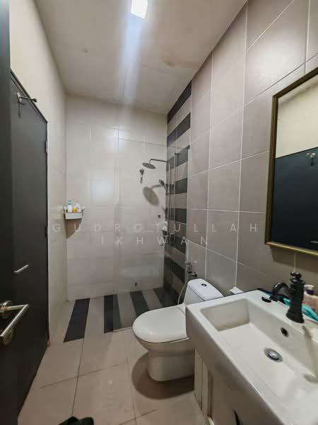 Semi-Detached House for Sale in Cyberjaya (Selangor) - Gudrotullah Ikhwan - Bathroom - PropertyGuru.com.my