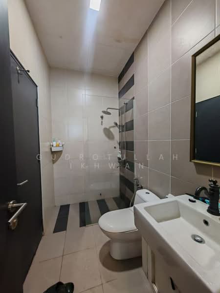 Semi-Detached House for Sale in Cyberjaya (Selangor) - Gudrotullah Ikhwan - Bathroom - PropertyGuru.com.my