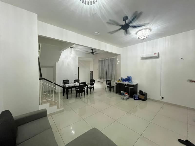 3-storey Terraced House for Sale in Semenyih (Selangor) - Kent Chong - Living Room - PropertyGuru.com.my