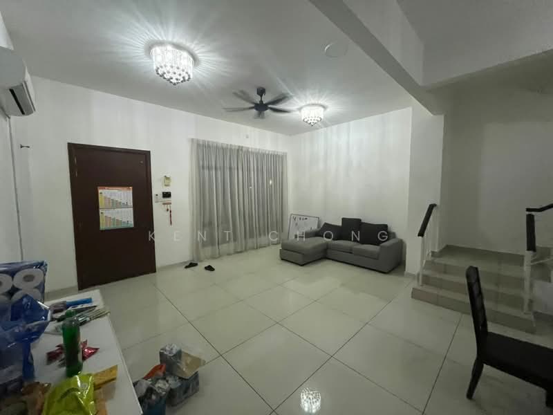 3-storey Terraced House for Sale in Semenyih (Selangor) - Kent Chong - Living Room - PropertyGuru.com.my