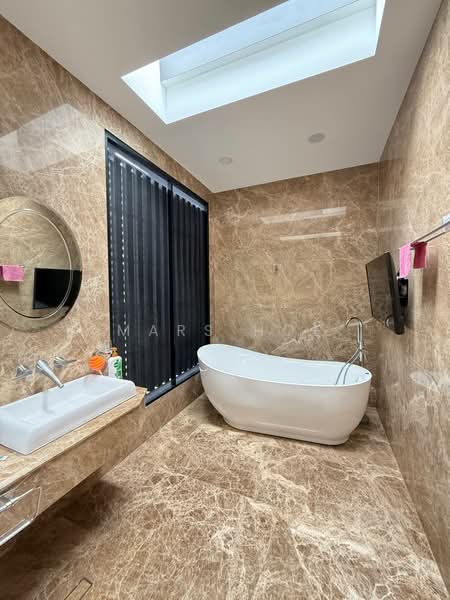 Cluster House for Sale in Taman Sutera Utama (Skudai) - Mars Hoe - Bathroom - PropertyGuru.com.my