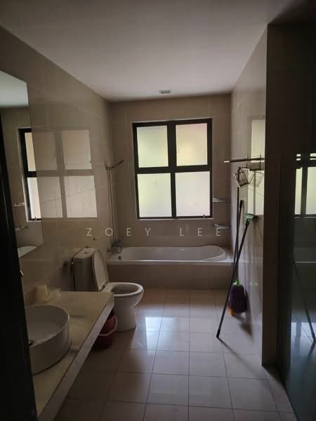 Semi-Detached House for Sale in Leisure Farm (Gelang Patah) - Zoey Lee - Bathroom - PropertyGuru.com.my