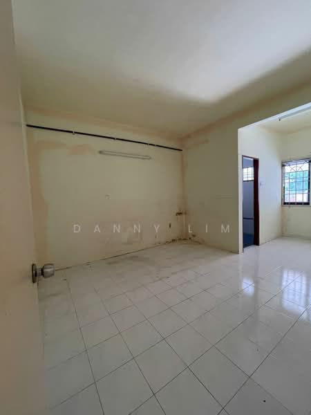 Ground Floor Town House Taman Kenari Sungai Ara untuk Untuk Disewa - RM 1,400 /bulan, Apr 2026 - Interior - PropertyGuru.com.my