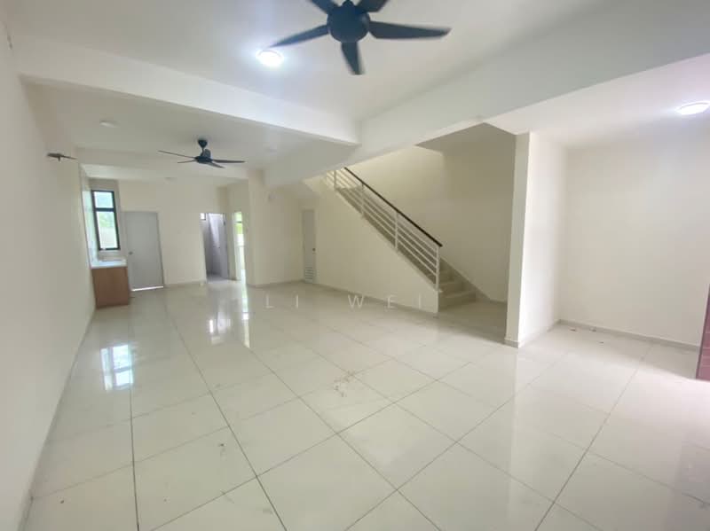 2-storey Terraced House for Rent in Skudai (Johor) - Li Wei - Living Room - PropertyGuru.com.my