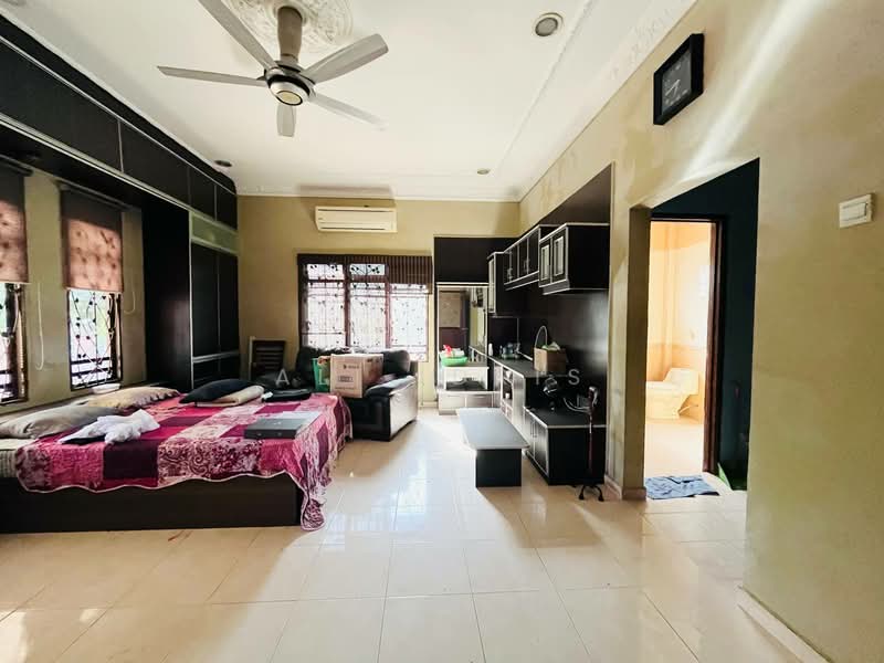 Rumah Banglo untuk Dijual di Desa Sentosa Fasa II - Ali Idris - Bedroom - PropertyGuru.com.my