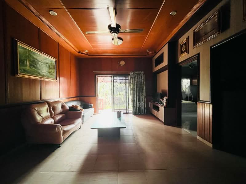 Rumah Banglo untuk Dijual di Desa Sentosa Fasa II - Ali Idris - Living Room - PropertyGuru.com.my