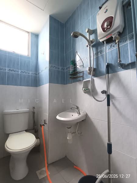 Kondominium untuk Dijual di Azuria Condominium - Michael Khng - PropertyGuru.com.my