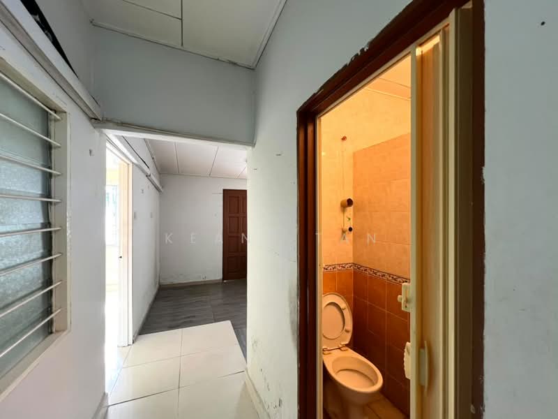 1-storey Terraced House for Sale in Taman Desa Jaya (Kepong) - Keanu Tan - Corridor - PropertyGuru.com.my