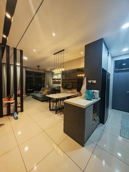 Servis Apartment untuk Dijual di 8Scape Residence @ Sutera - Joan Tong - Living Room - PropertyGuru.com.my