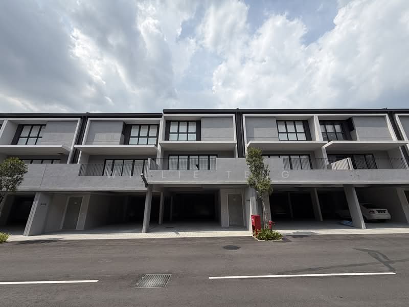 Terraced House for Sale in Taman Bukit Serdang (Seri Kembangan) - Willie Teng - Exterior - PropertyGuru.com.my