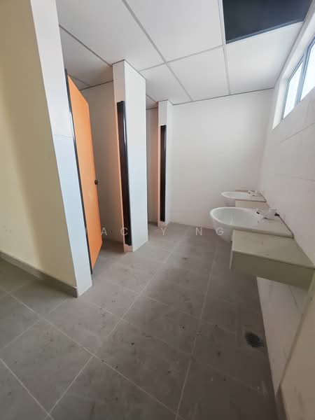 Kilang untuk Disewa di Taman Pasir Putih (Pasir Gudang) - Jacky Ng - Bathroom - PropertyGuru.com.my