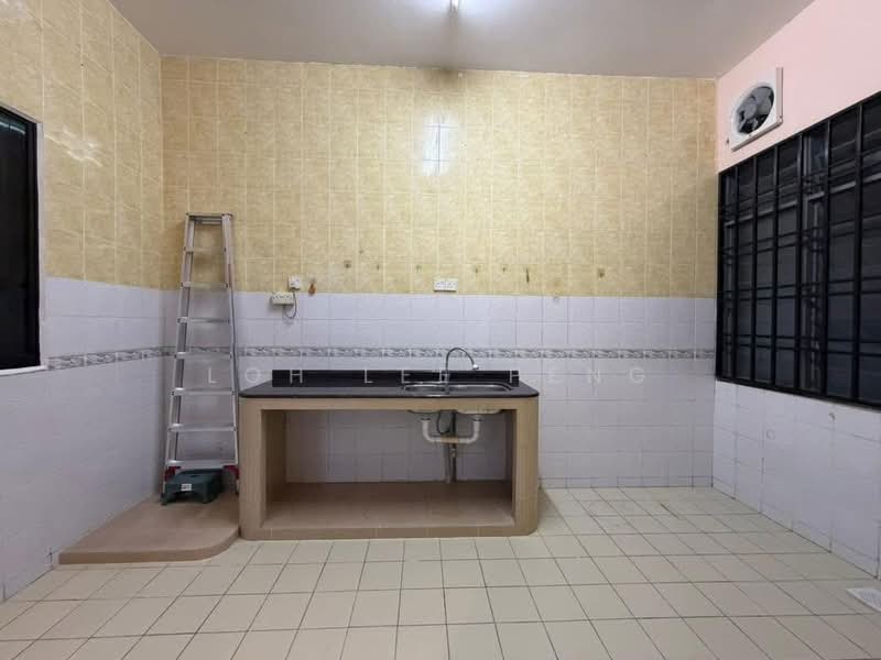 1-storey Terraced House for Sale in Kulai (Johor) - Loh Lee Peng - Kitchen - PropertyGuru.com.my