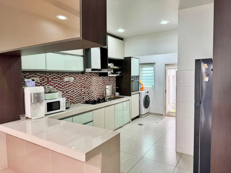 Townhouse for Sale in 16 Sierra (Puchong) - Wendy Boon - Kitchen - PropertyGuru.com.my