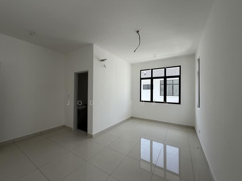 Semi-Detached House for Sale in Bandar Baru Sri Klebang (Chemor) - Jodie Kuan - Bedroom 2 - PropertyGuru.com.my