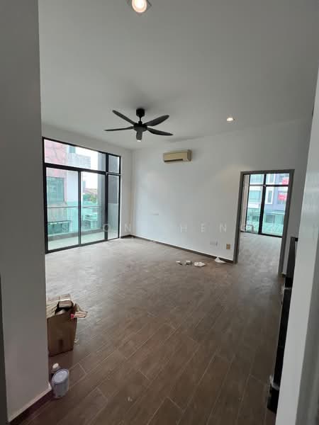 Semi-Detached House for Sale in Subang Jaya (Selangor) - Soon Sheng Law - Living Room - PropertyGuru.com.my
