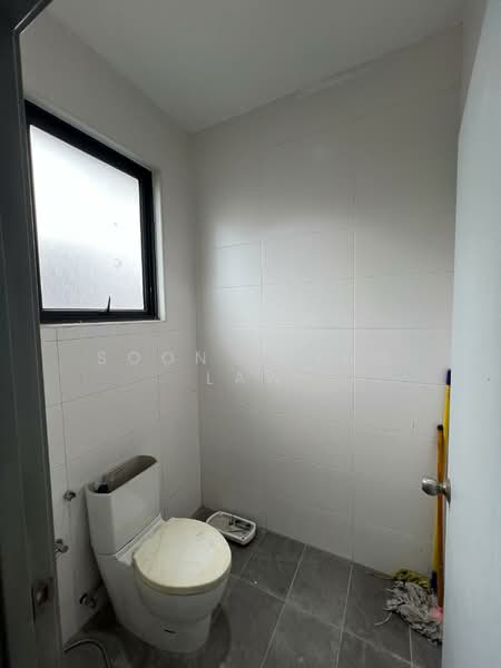 Semi-Detached House for Sale in Subang Jaya (Selangor) - Soon Sheng Law - Bathroom - PropertyGuru.com.my