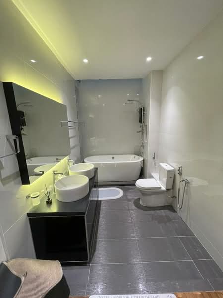 Garden Villas, Bukit Indah untuk Untuk Disewa - RM 4,900 /bulan, Apr 2026 - Bathroom - PropertyGuru.com.my