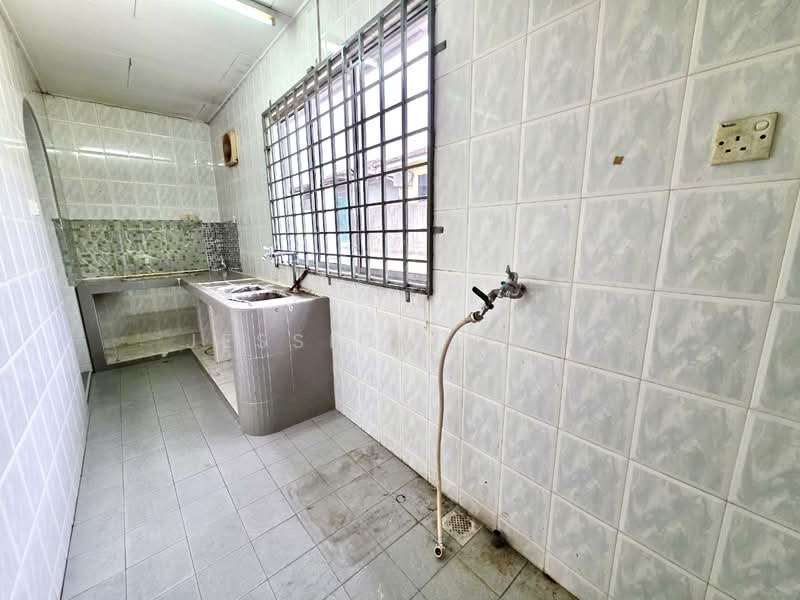 Taman Megah Ria untuk Untuk Dijual - RM 478,000, Apr 2026 - Kitchen - PropertyGuru.com.my