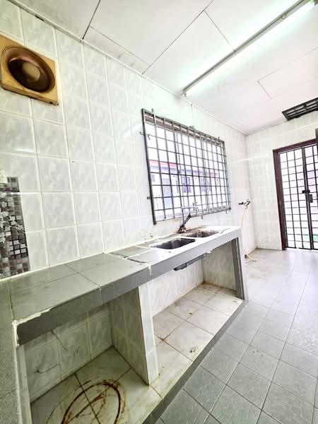 Taman Megah Ria untuk Untuk Dijual - RM 478,000, Apr 2026 - Kitchen - PropertyGuru.com.my