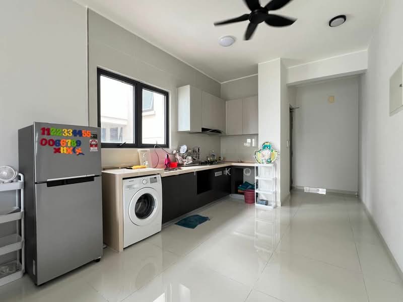 Amberside @ Country Garden Danga Bay untuk Untuk Disewa - RM 3,000 /bulan, Apr 2026 - Kitchen - PropertyGuru.com.my