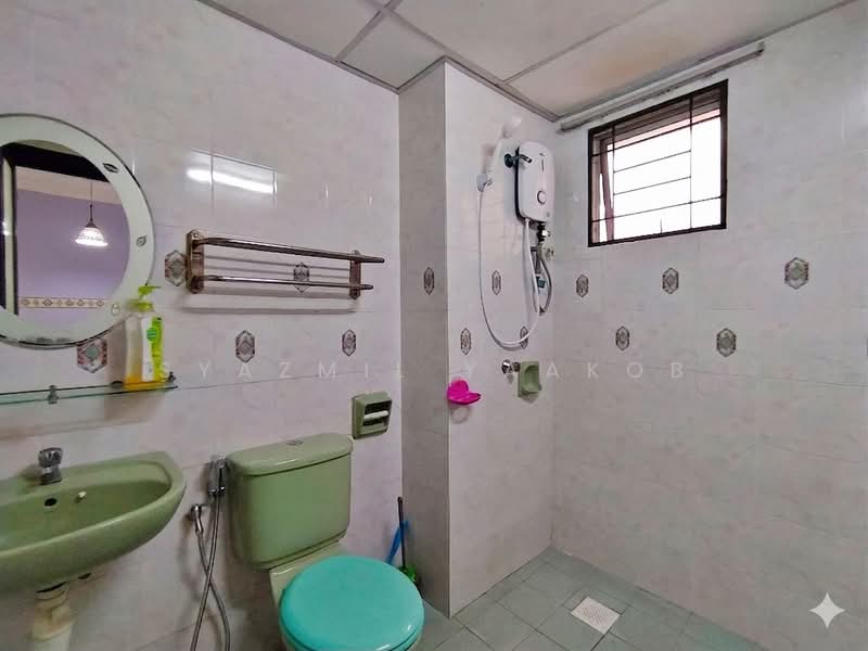 Condominium for Sale at Puncak Nusa Kelana - Syazmil Yaakob - Bathroom 2 - PropertyGuru.com.my
