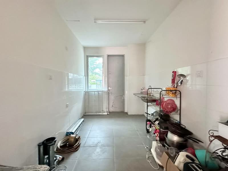 Rumah Teres untuk Dijual di Bandar Tropicana Aman (Telok Panglima Garang) - Aqil Kamal - Kitchen - PropertyGuru.com.my