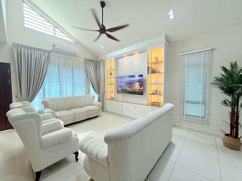 Bungalow for Sale in Puncak Bestari (Puncak Alam) - Aqil Kamal - Living Room - PropertyGuru.com.my