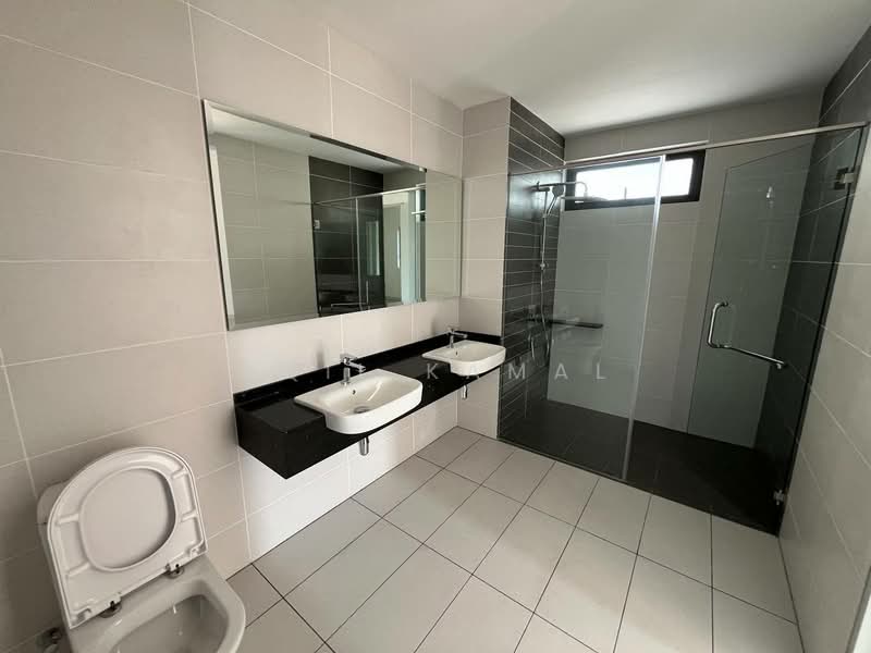 Bungalow for Sale in Puncak Bestari (Puncak Alam) - Aqil Kamal - Bathroom - PropertyGuru.com.my