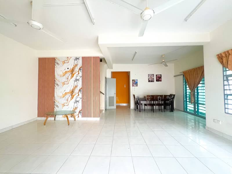 Semi-Detached House for Sale in Taman Tasik Semenyih (Semenyih) - Baizura Agus - Living Room - PropertyGuru.com.my