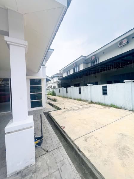 Semi-Detached House for Sale in Taman Tasik Semenyih (Semenyih) - Baizura Agus - Exterior - PropertyGuru.com.my