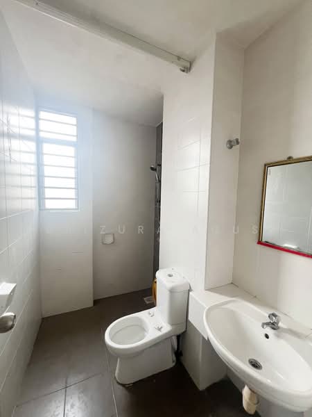 Semi-Detached House for Sale in Taman Tasik Semenyih (Semenyih) - Baizura Agus - Bathroom - PropertyGuru.com.my