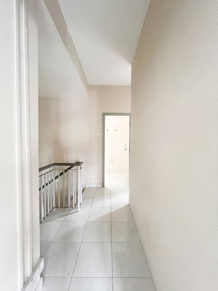 Semi-Detached House for Sale in Taman Tasik Semenyih (Semenyih) - Baizura Agus - Corridor - PropertyGuru.com.my