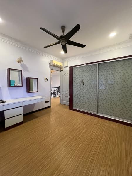 Jalan Keruing, Bukit Rinting, Masai , Johor Bahru, Johor untuk Untuk Dijual - RM 2,380,000, Apr 2026 - Bedroom - PropertyGuru.com.my