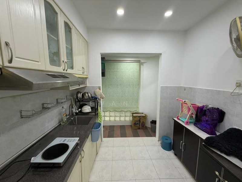 Condominium for Sale at Desa Golf Condominium - Evan . - Kitchen - PropertyGuru.com.my