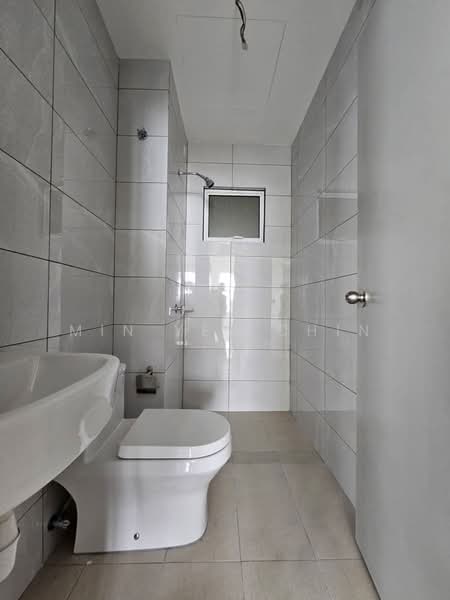 Service Residence for Sale at Amber Cove - Min Yee Chin - Bathroom - PropertyGuru.com.my