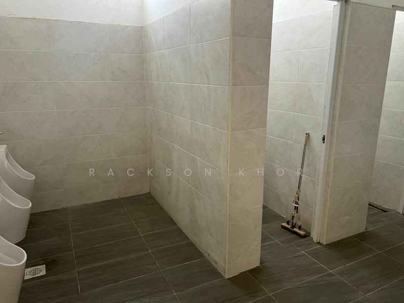 Factory for Rent in Batu Kawan (Penang) - Rackson Khor - Bathroom - PropertyGuru.com.my
