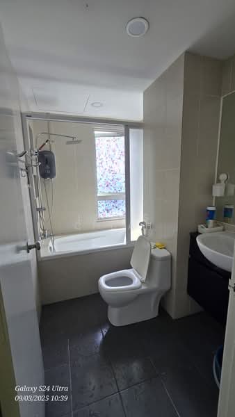 Kondominium untuk Dijual di The Peak Residences - Louis Chuah - Bathroom - PropertyGuru.com.my