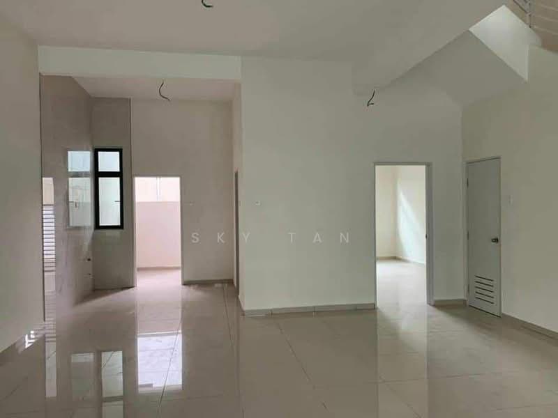 Jalan Danga Sutera Taman Danga Sutera 2 Storey Superlink 22x72 untuk Untuk Dijual - RM 1,080,000, Apr 2026 - Interior - PropertyGuru.com.my