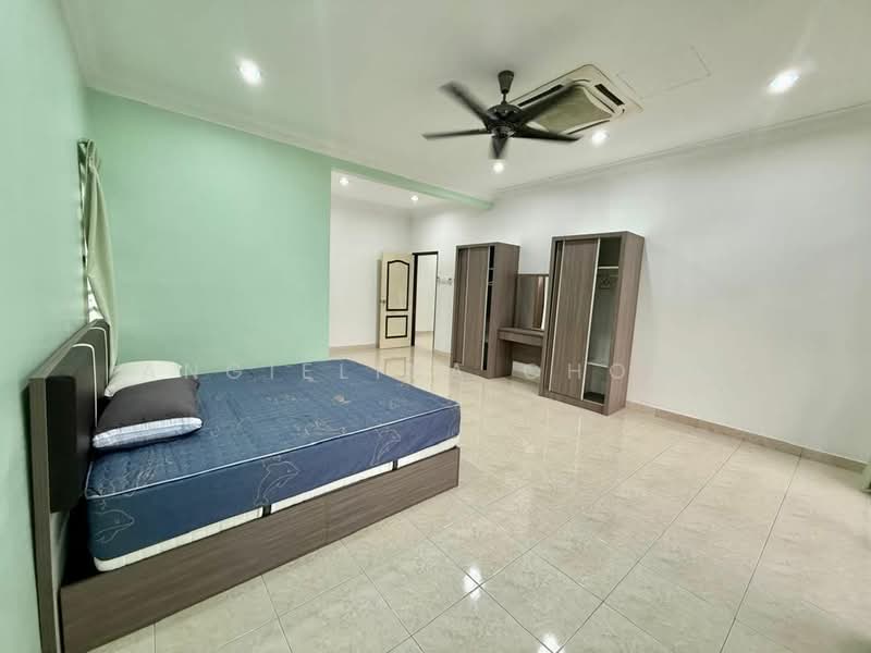 Bungalow for Rent in Ipoh (Perak) - Angielina Chooi - Bedroom - PropertyGuru.com.my