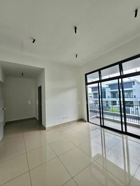 Rumah Teres 2 Tingkat untuk Dijual di Taman Molek (Johor Bahru) - Seven Kong - Balcony - PropertyGuru.com.my